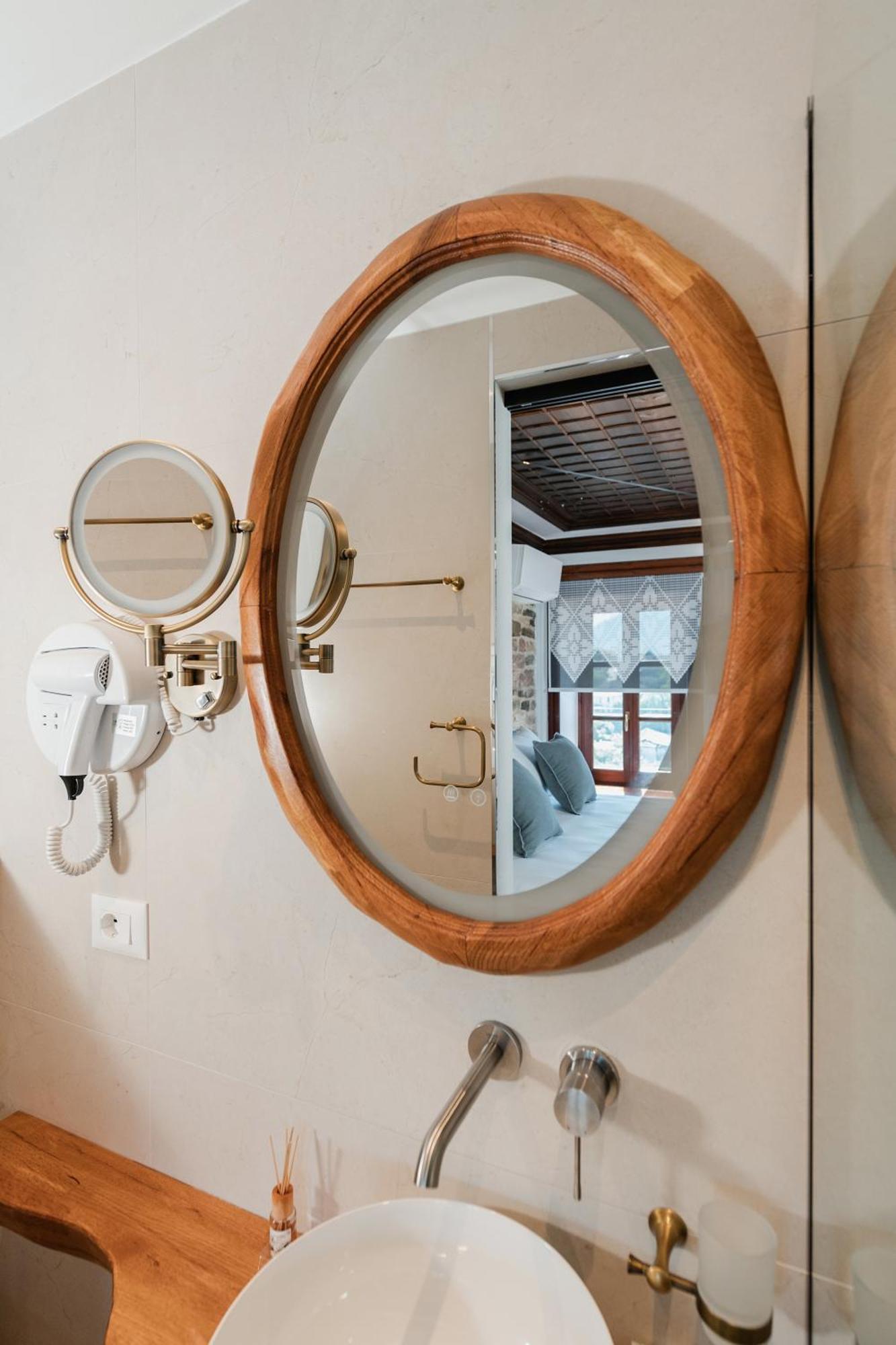 Dam Stone Boutique Hotel จีโรคาสเตอร์ ภายนอก รูปภาพ